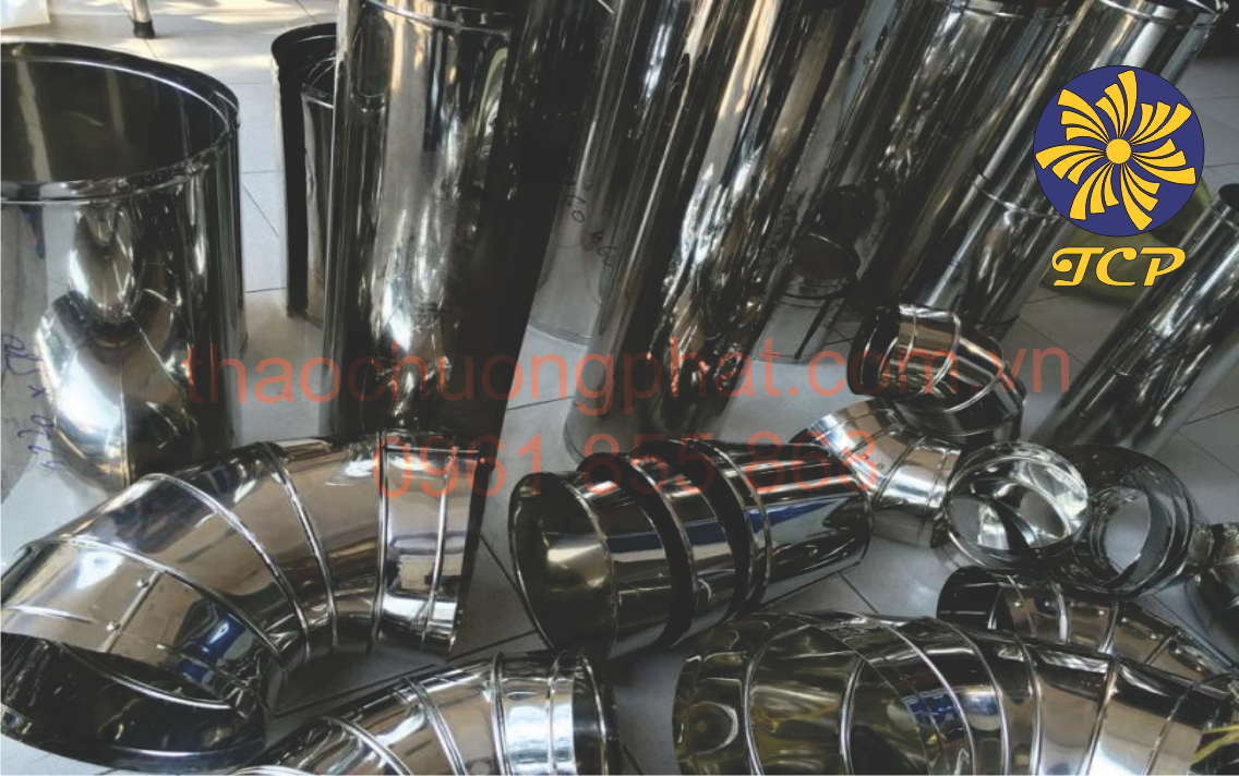 Bọc cách nhiệt là một phần quan trọng trong các hệ thống cung cấp năng lượng và các quy trình công nghiệp. Dưới đây là một số lý do quan trọng: Tiết kiệm năng lượng: Bọc cách nhiệt giúp giữ nhiệt độ nóng hoặc lạnh lại, ngăn chặn sự truyền nhiệt ra môi trường xung quanh. Điều này giúp tiết kiệm năng lượng bằng cách giảm mức độ sử dụng hệ thống làm lạnh hoặc giảm tiêu hao nhiên liệu đốt. Bảo vệ thiết bị và hệ thống: Việc bọc cách nhiệt có thể bảo vệ các thiết bị và hệ thống khỏi sự ảnh hưởng của nhiệt độ cực đoan, giảm nguy cơ hỏng hóc và kéo dài tuổi thọ của chúng. An toàn: Trong một số ứng dụng, việc bọc cách nhiệt cũng có thể giảm nguy cơ cháy nổ bằng cách giảm tiếp xúc với các bề mặt nhiệt độ cao hoặc các chất dễ cháy. Hiệu suất: Bọc cách nhiệt có thể cải thiện hiệu suất hoạt động của hệ thống bằng cách giảm mất nhiệt độ và duy trì điều kiện hoạt động ổn định. Âm thanh và rung động: Trong một số trường hợp, việc bọc cách nhiệt cũng có thể giảm tiếng ồn và rung động từ các thiết bị hoặc quy trình hoạt động bên trong. Tóm lại, việc bọc cách nhiệt không chỉ giúp tiết kiệm năng lượng mà còn cải thiện hiệu suất hoạt động và bảo vệ các thiết bị và hệ thống khỏi sự ảnh hưởng của điều kiện môi trường.